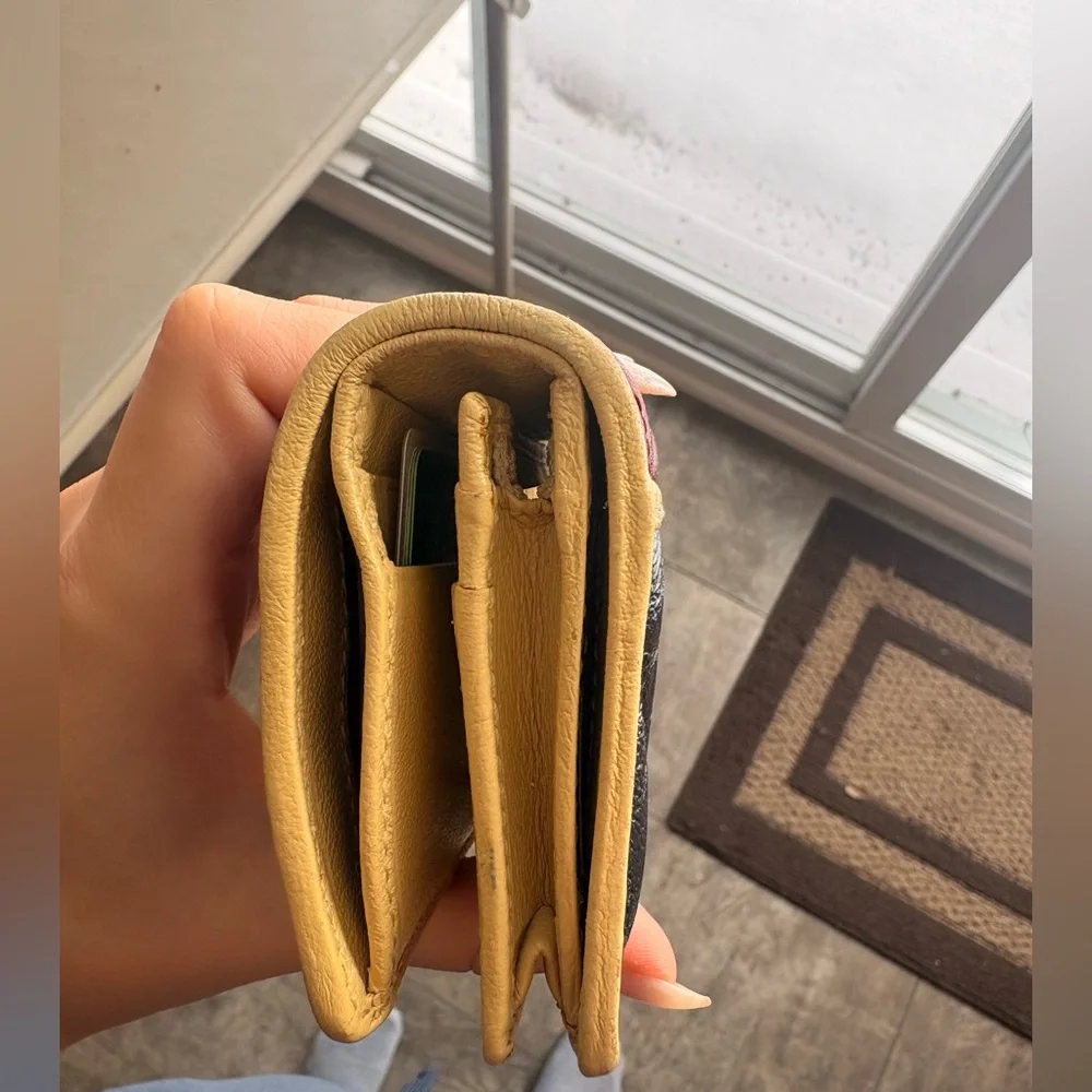 Gucci Women's Wallet - Picture 3 of 11